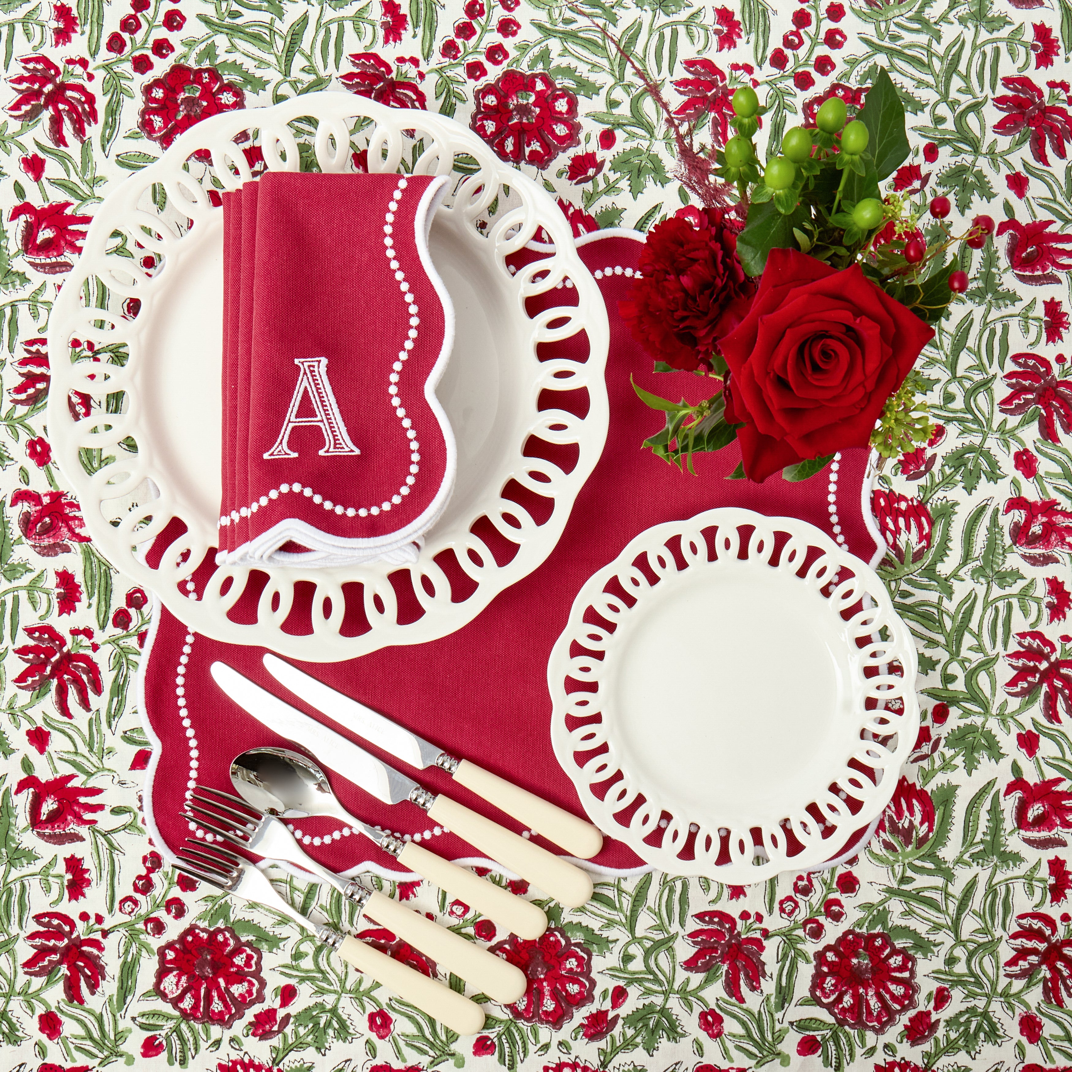 Red Berry Phoebe Napkins (Set of 4)