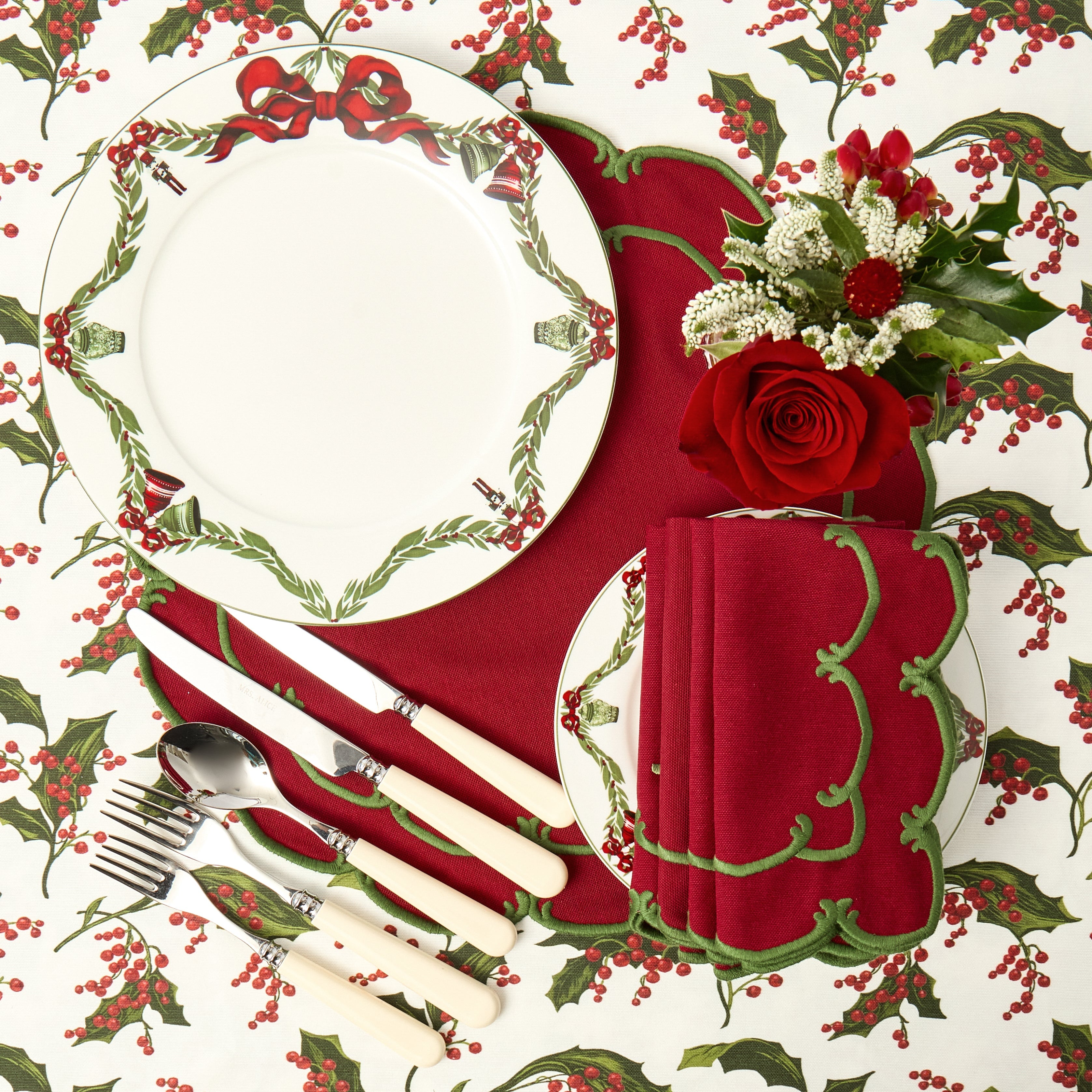 Holly & Berries Tablecloth