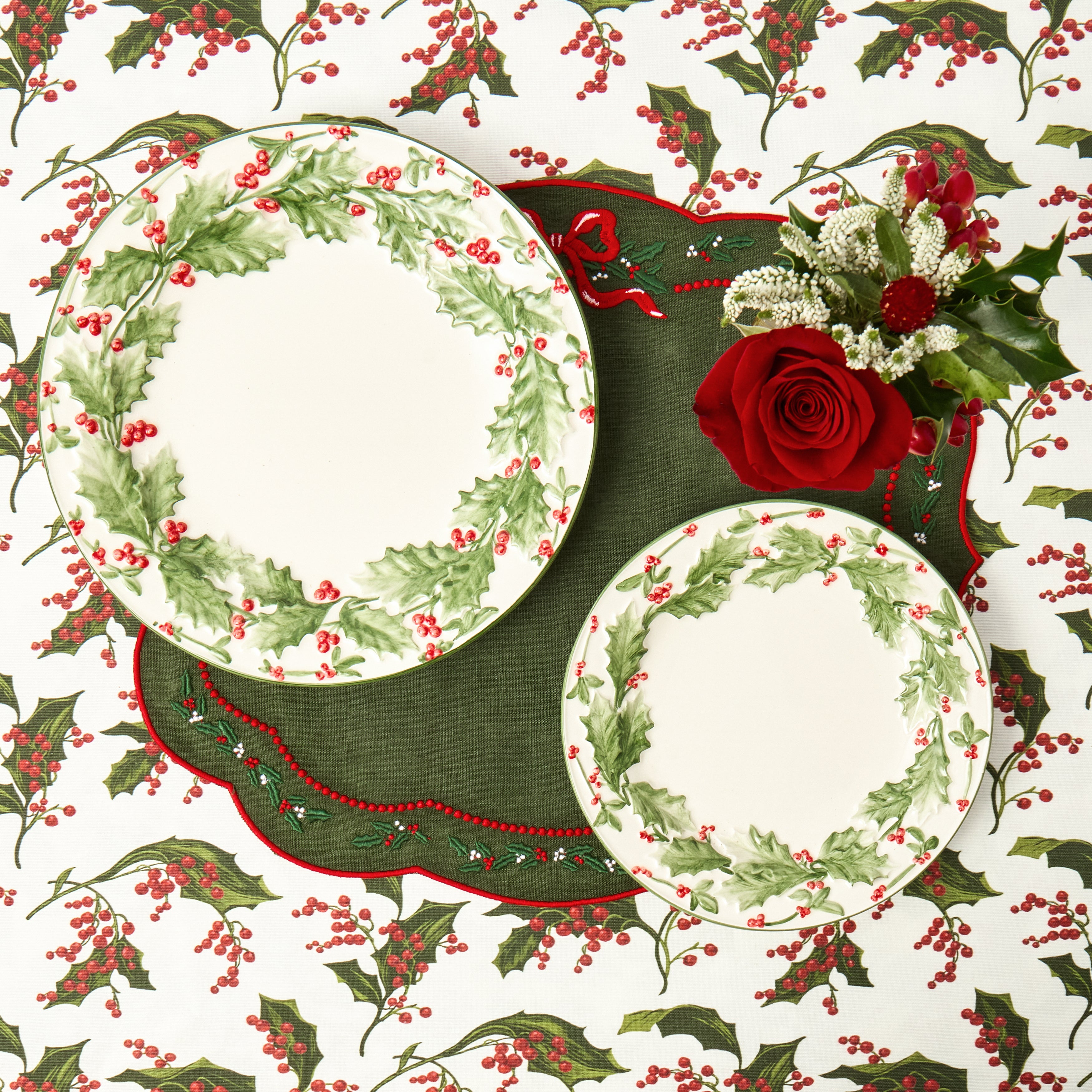 Holly Starter Plates (Set of 4)