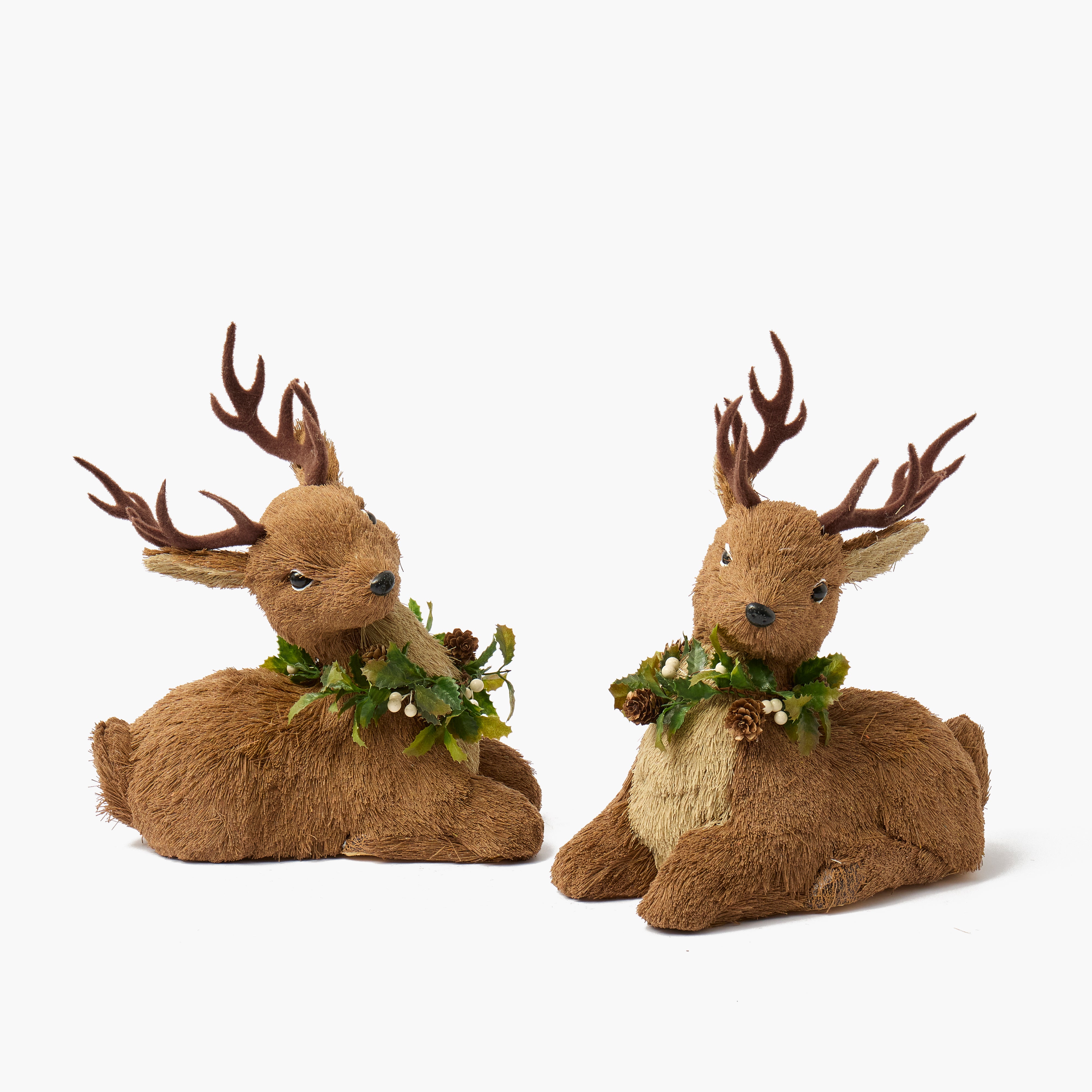 Sitting Deer with Wreath (Pair)