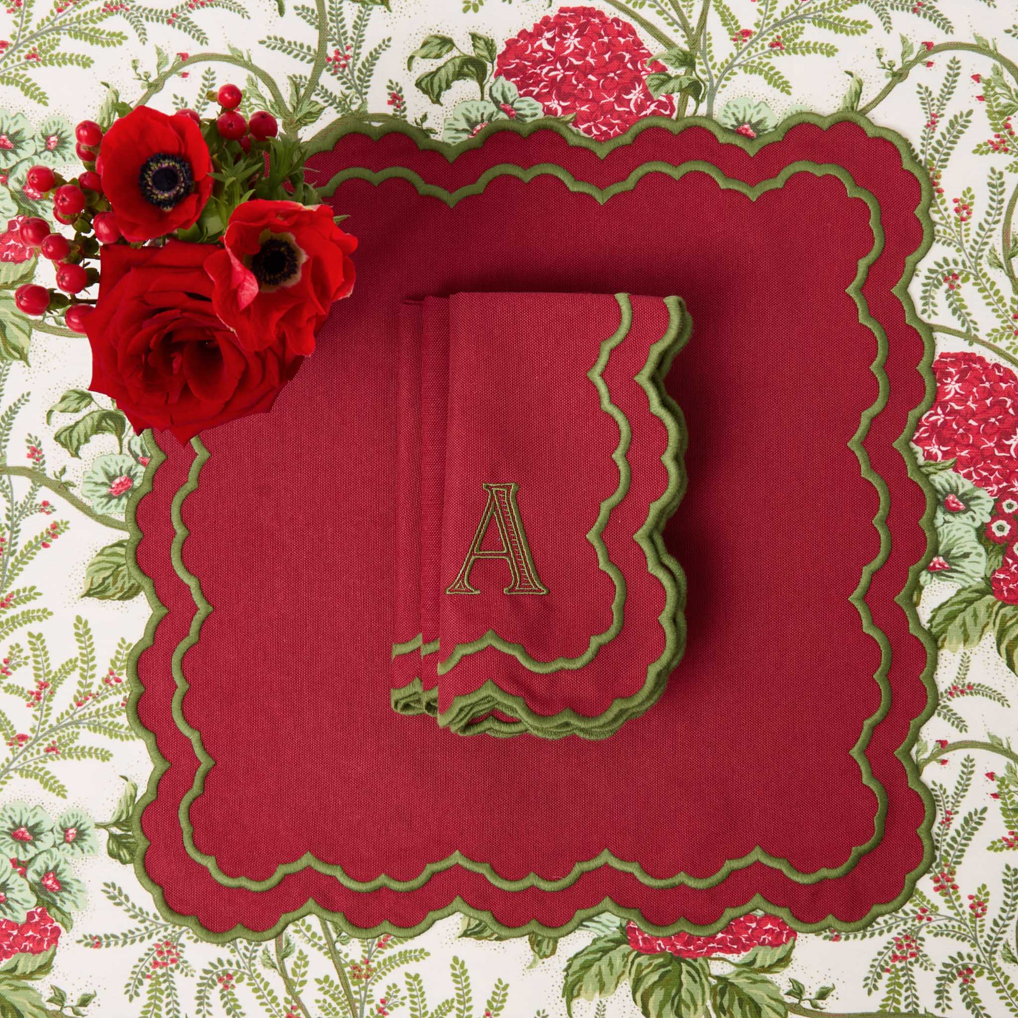 Red & Green Lily Napkins (Set of 4)