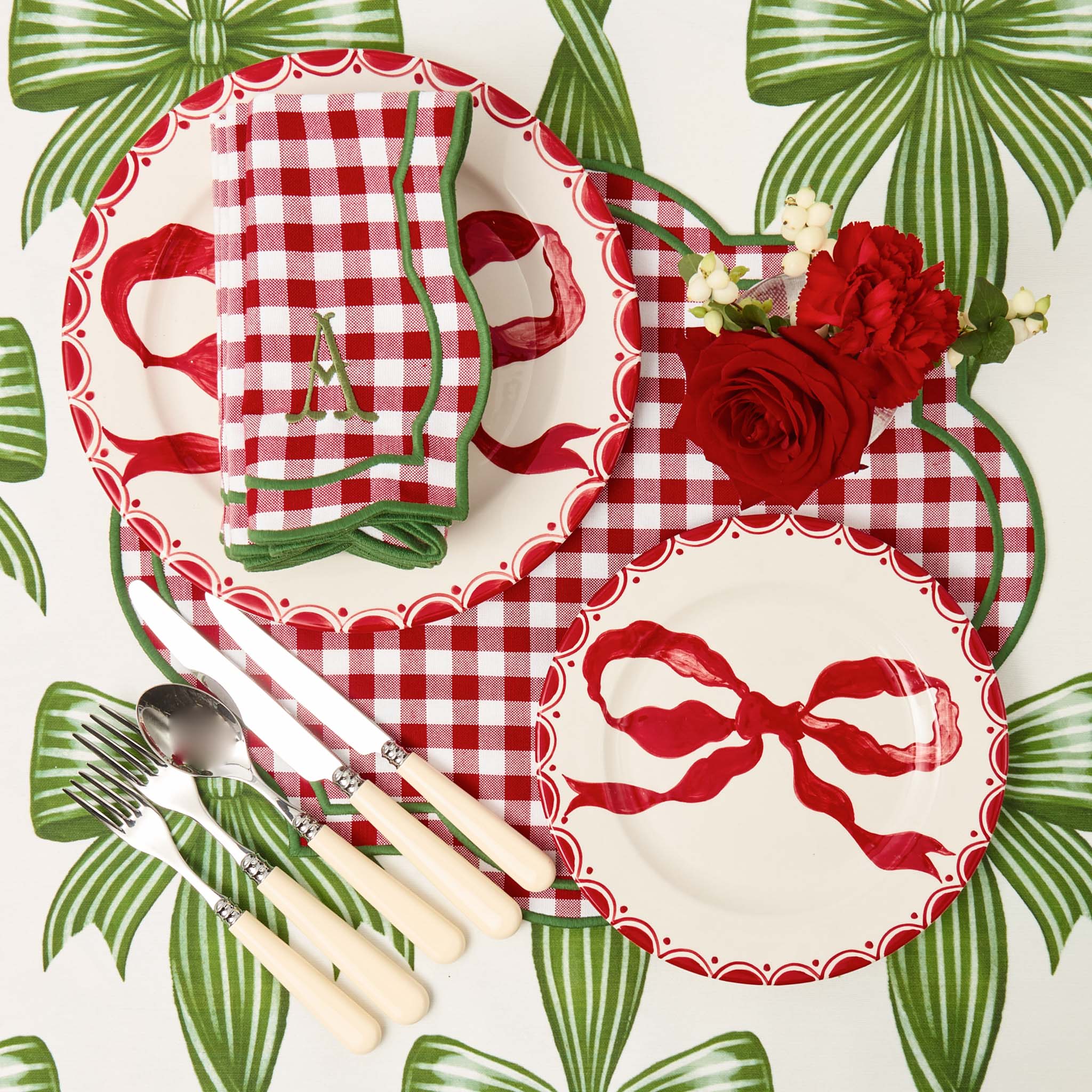 Marilyn Red Bow Starter Plate