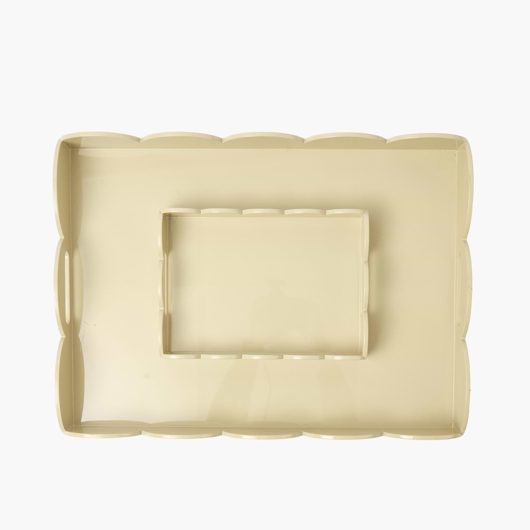 Putty Small Scalloped Lacquer Tray