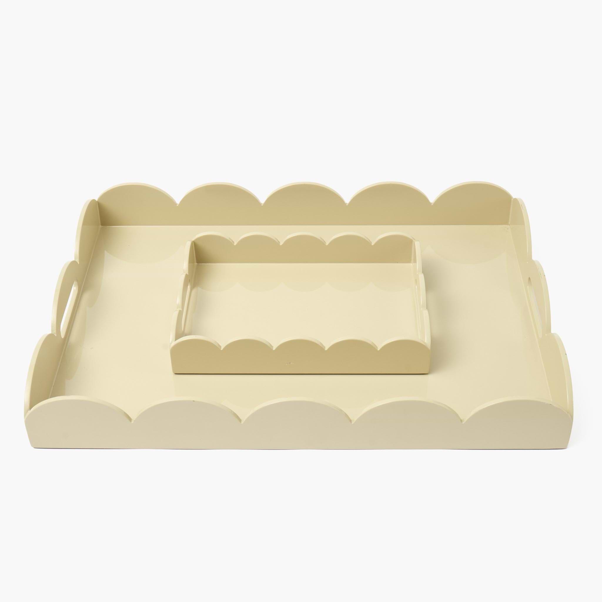 Putty Small Scalloped Lacquer Tray