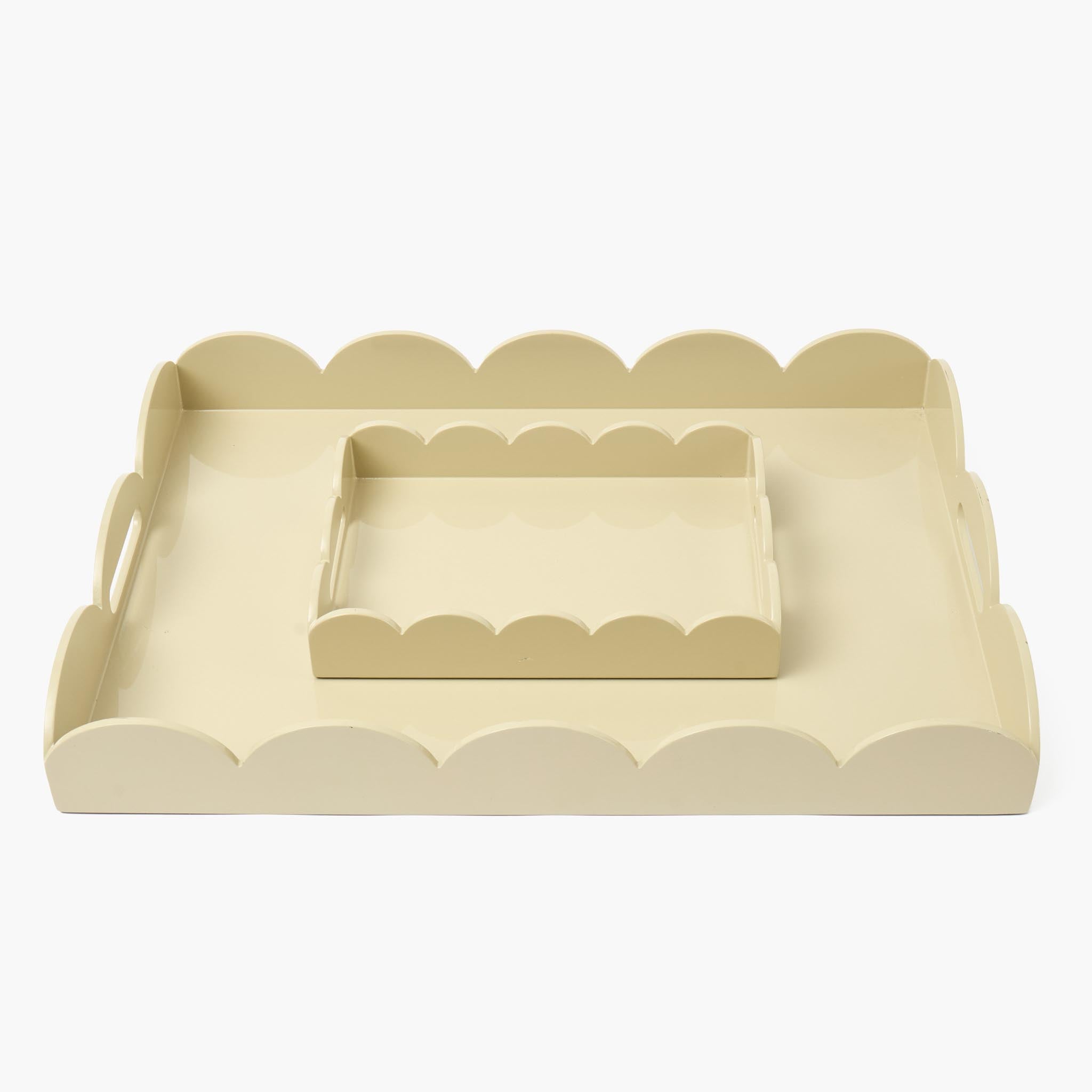 Putty Small Scalloped Lacquer Tray