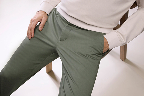 guy wearing a khaki chino from psycho bunny