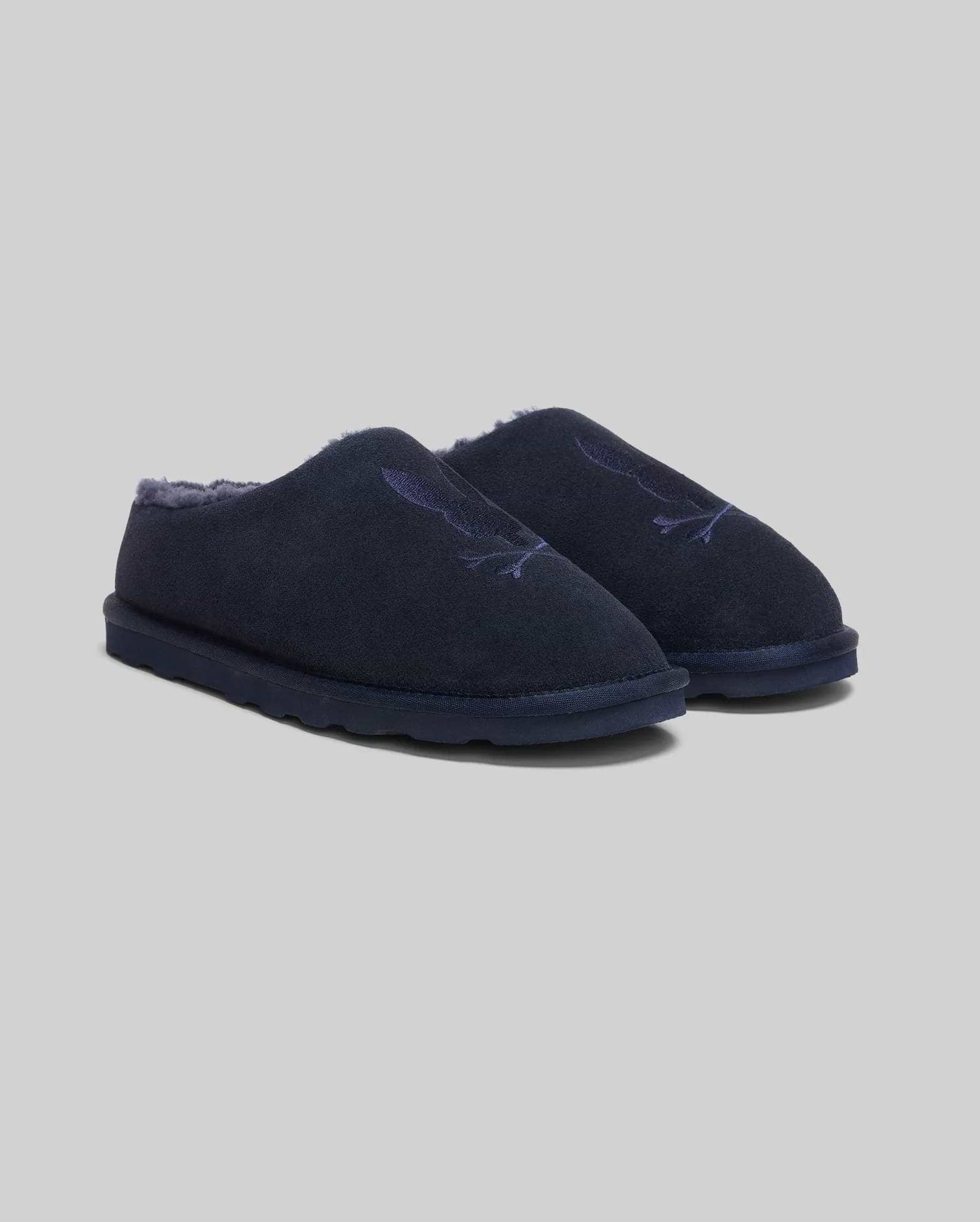 【新品未使用】 SLIPPER PT223 SUEDE ARMY 8 Men's Suede Sherpa Bunny Slipper in Blue | Psycho Bunny