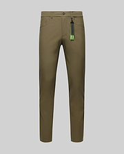 The Psycho Bunny MENS MAVERICK 10K STEP PANTS (B6P788D200) in olive green slim-fit with five-pocket styling are shown on a plain gray background, featuring a black and green tag attached to the front belt loop. (5)