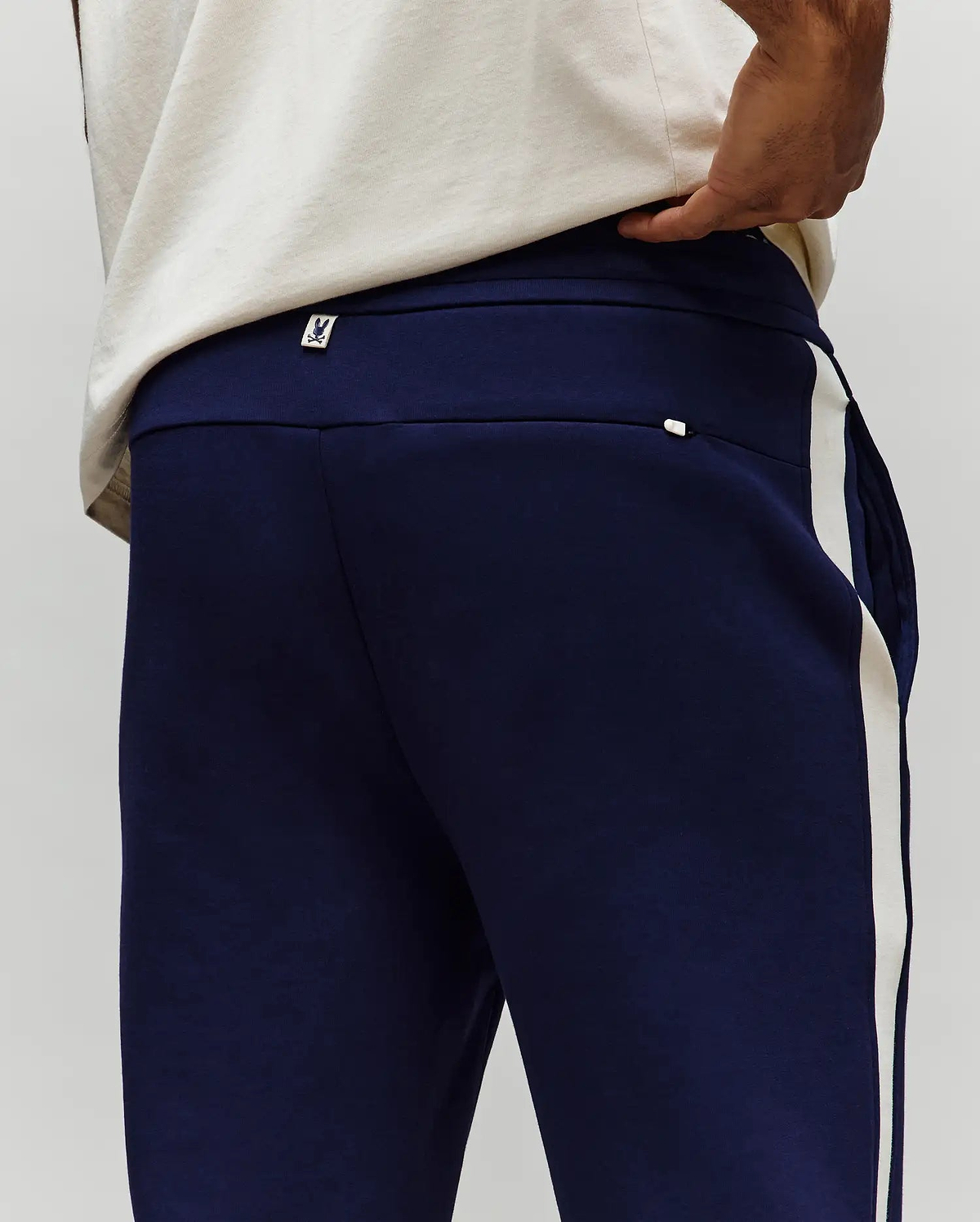 LE PANTALON TRACK STILES vue 3