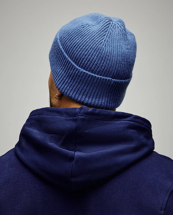 MENS RIVEN PUFFER PATCH BEANIE vue 2