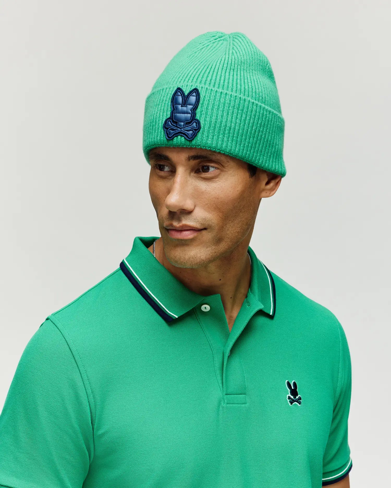 TUQUE RIVEN À ÉCUSSON MATELASSÉ 