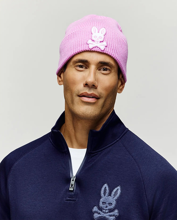 TUQUE AVEC ÉCUSSON EN CHENILLE