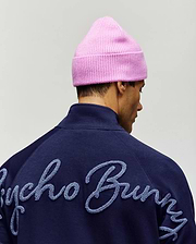 TUQUE AVEC ÉCUSSON EN CHENILLE