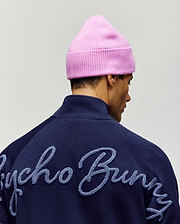 TUQUE AVEC ÉCUSSON EN CHENILLE