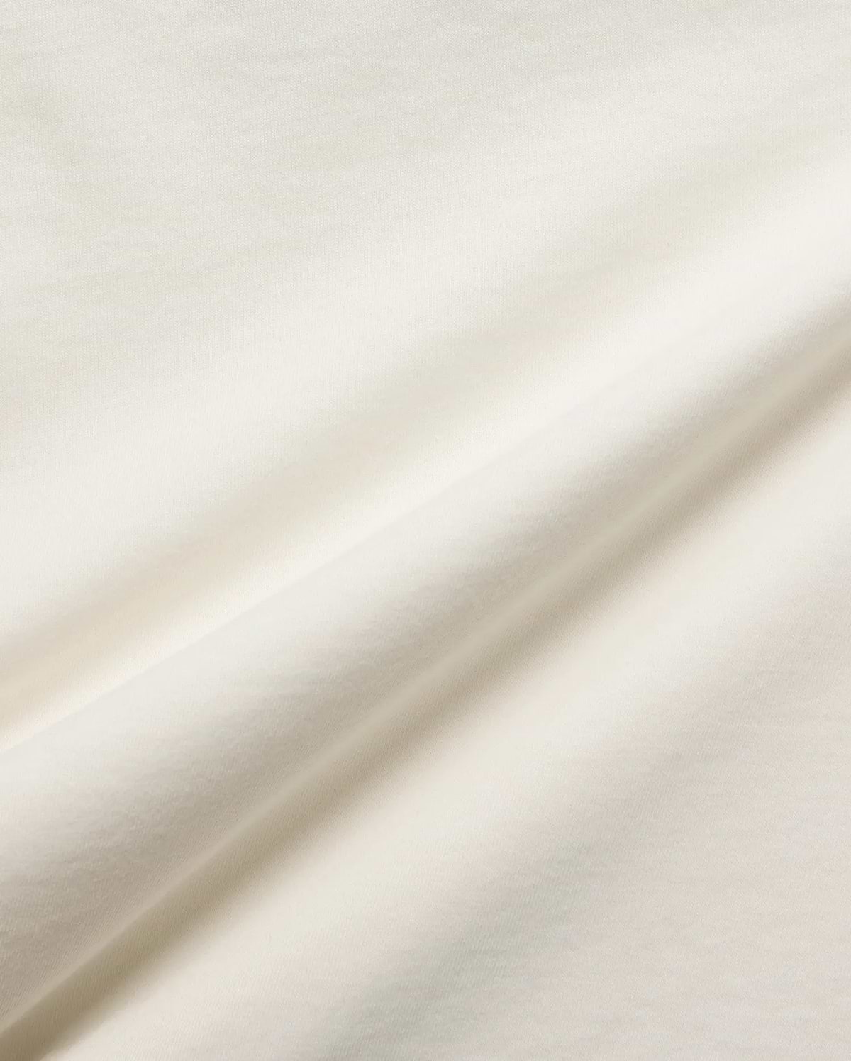 Mens Tobias Graphic Tee in ecru, crafted from soft jersey knit fabric. This premium Psycho Bunny streetwear features a distinctive graphic and the iconic bunny skull logo.