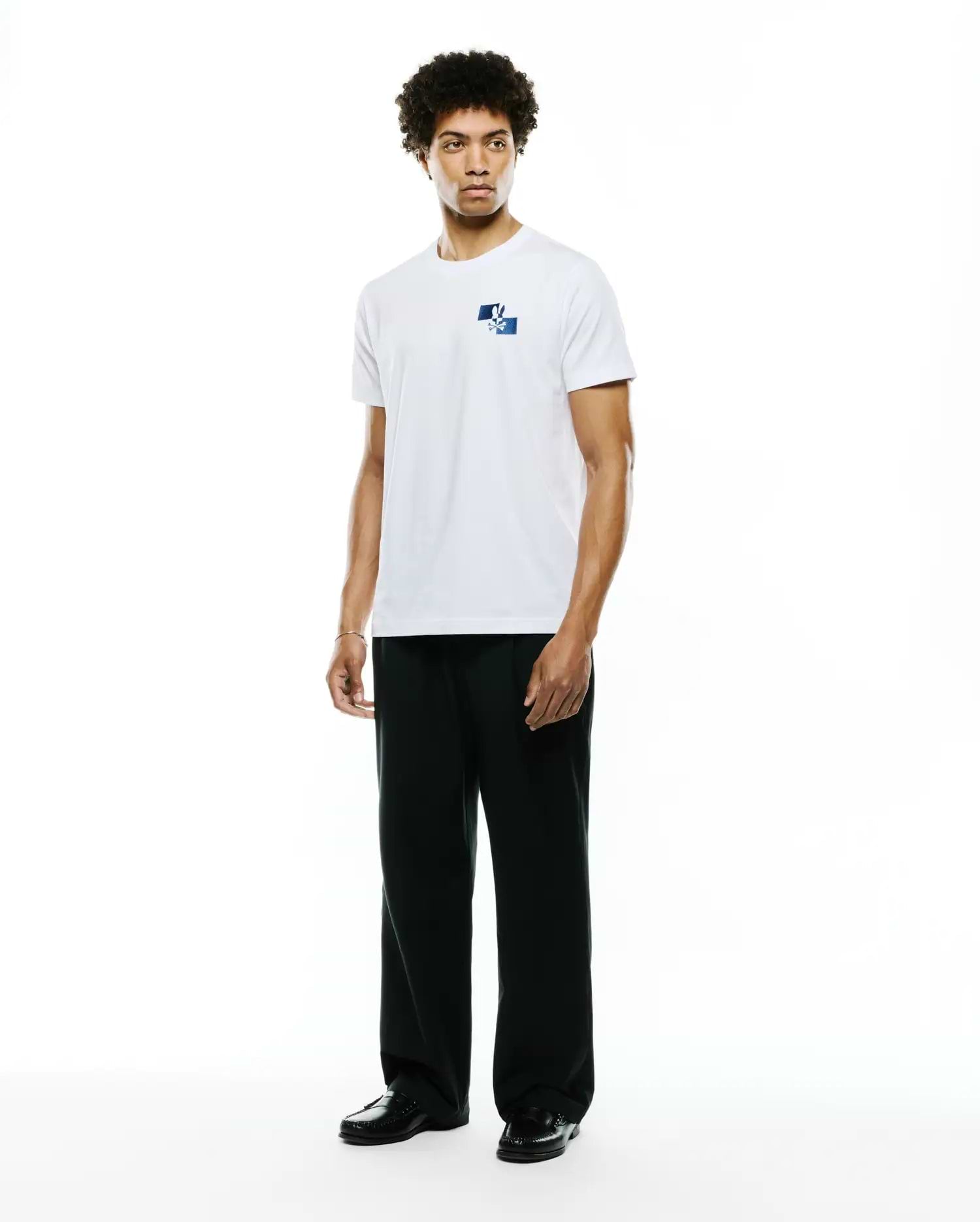HERREN-KNIGHT-T-SHIRT AUS PIMA-BAUMWOLLE MIT RÜCKEN-GRAFIK – MT0200386