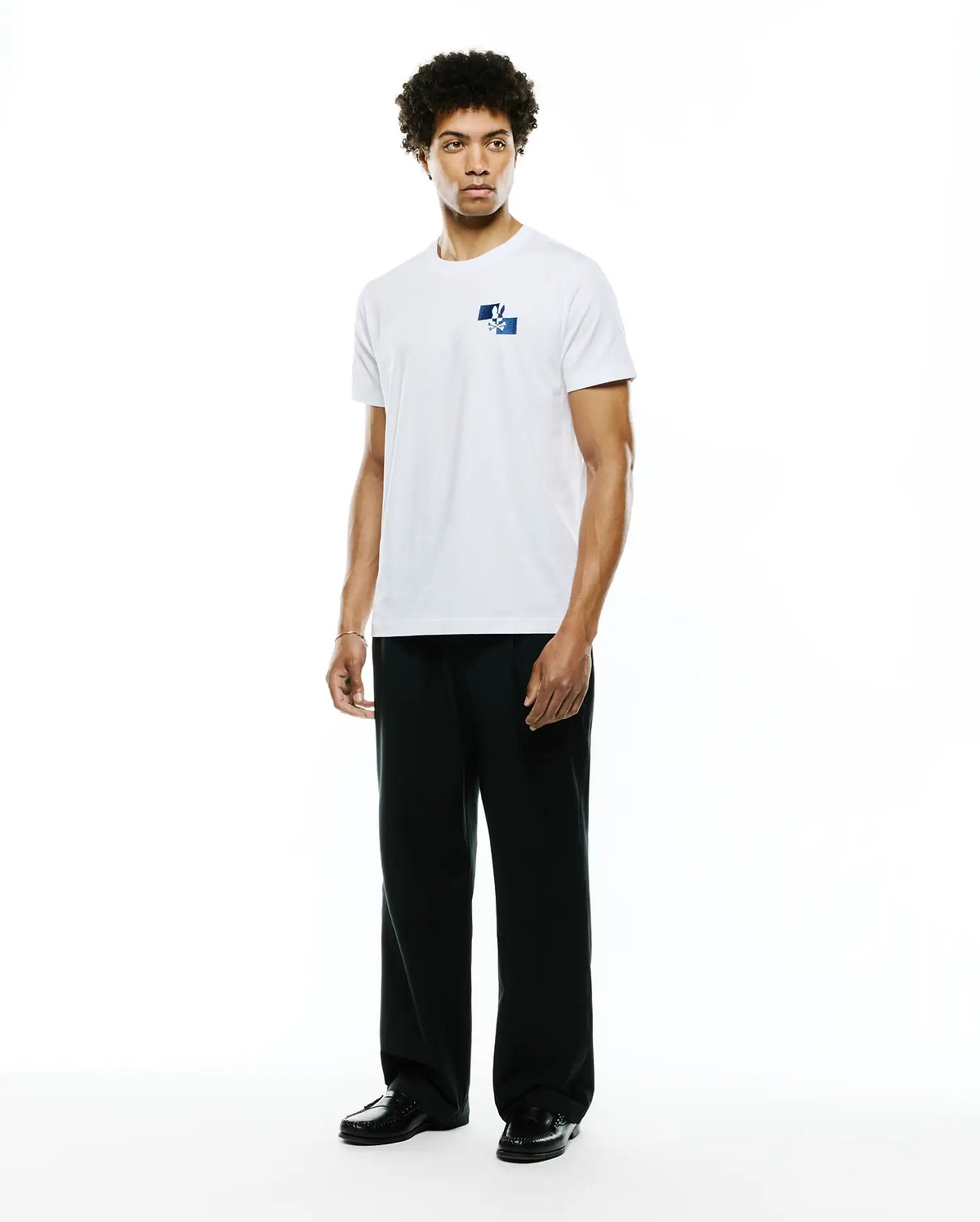 HERREN-KNIGHT-T-SHIRT AUS PIMA-BAUMWOLLE MIT RÜCKEN-GRAFIK – MT0200386