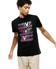 Mens Lewis Graphic Tee, black classic fit jersey t-shirt with a large pink gradient Psycho Bunny skull and crossbones graphic print on the chest, plus a small woven logo tag.