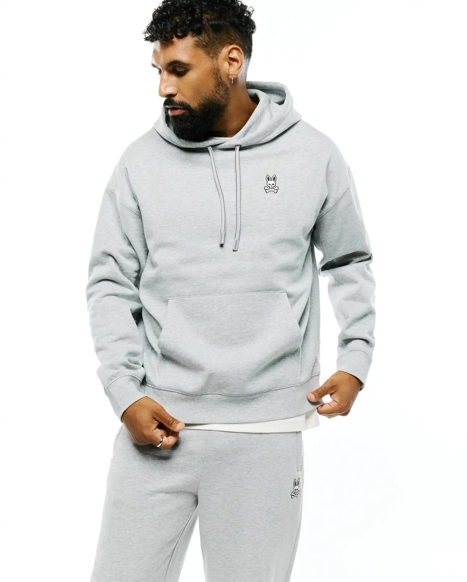 Sweatshirts & hoodies