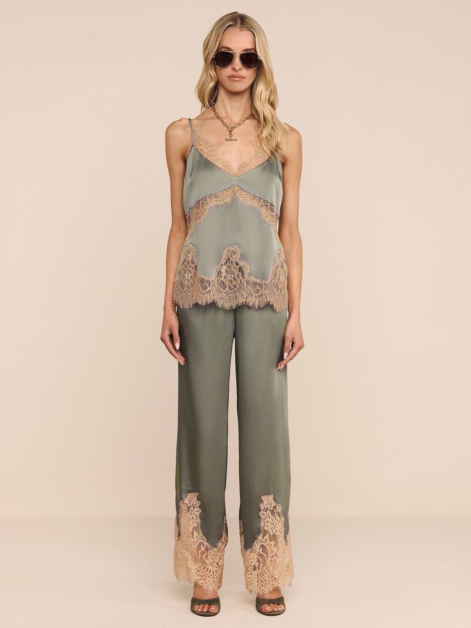 Mirel Pant in Smokey Olive/Praline | L'AGENCE