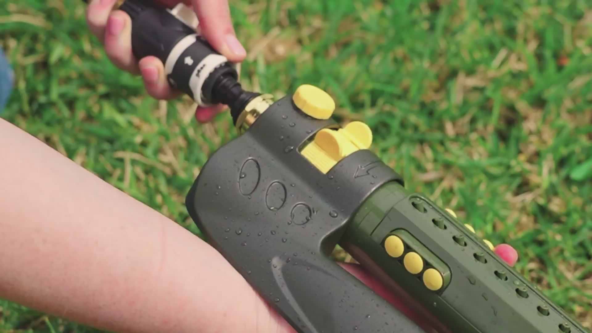 Vego 20-Nozzle Oscillating Sprinkler