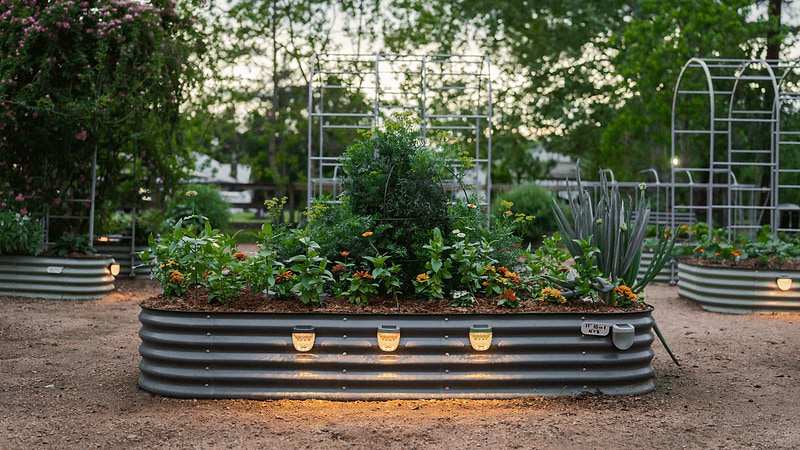Diamond Solar Garden Light - Classic Mount