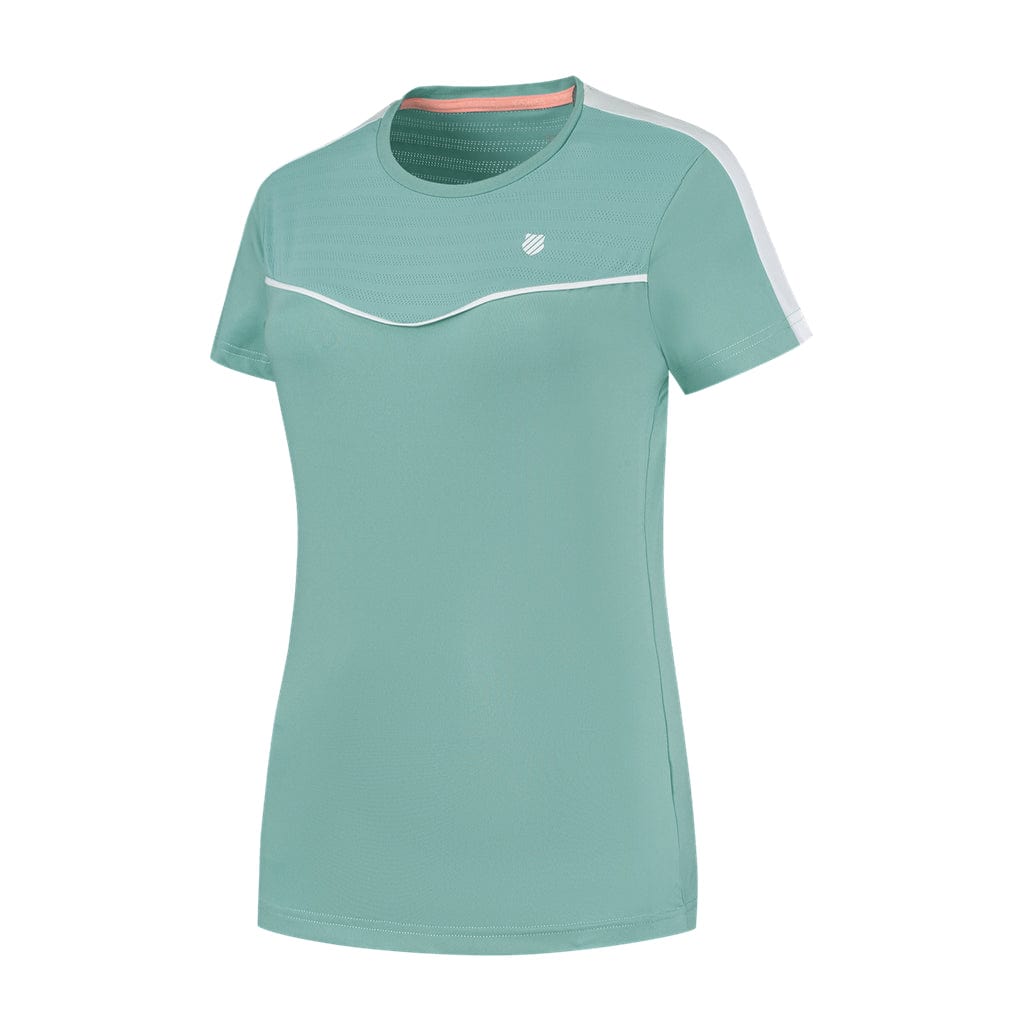 This Nile blue badminton top from K-Swiss, the Tac Hypercourt Round Neck Badminton Top 2, offers a sporty aesthetic with its white accents, including a logo on the chest and a sleek horizontal stripe across the front. Designed for performance, it features a crew neckline and white stripes on each shoulder, making it an ideal match for K-Swiss Hypercourt shoes.