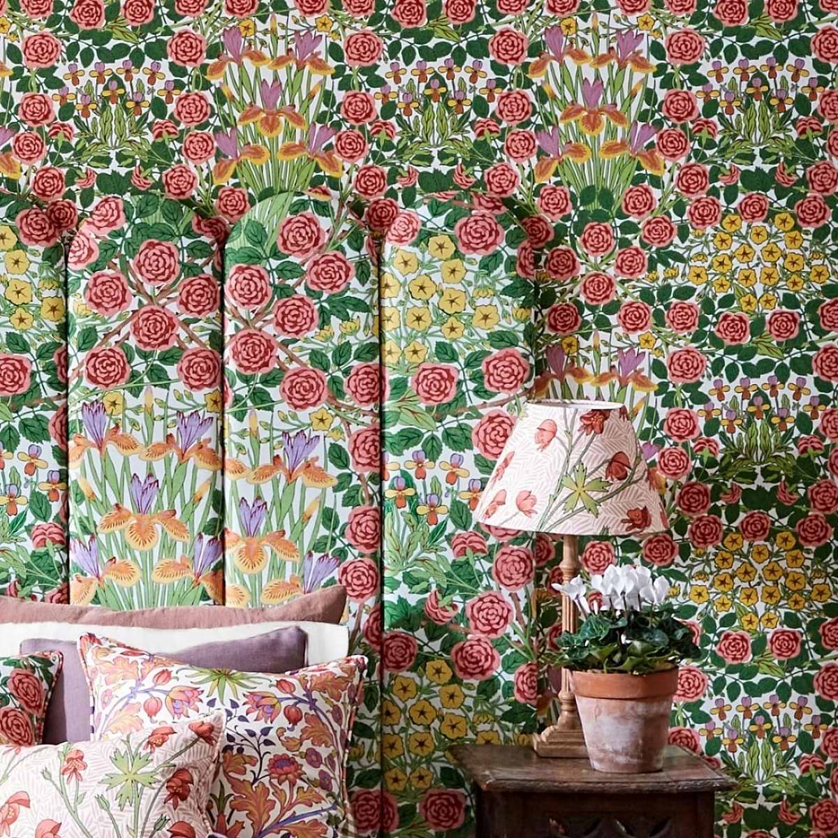 Bedford Park wallpaper collection Morris & Co