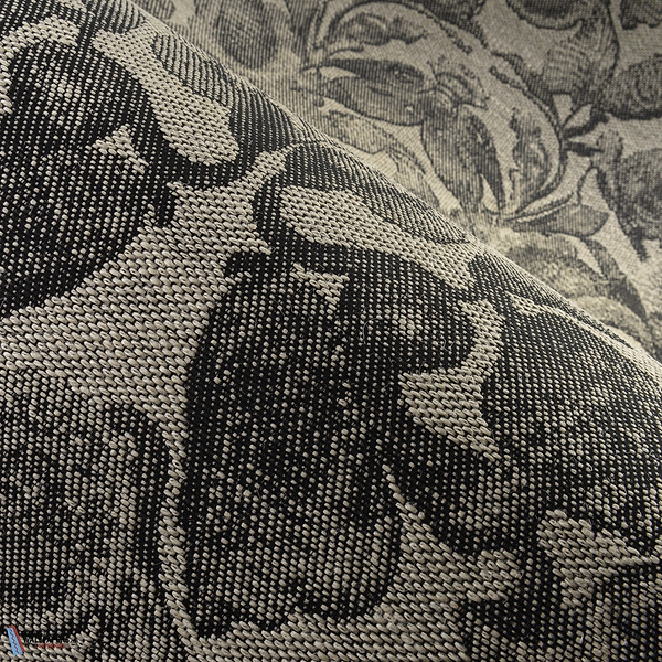 Coccinella Bella Jacquard-Moooi-wallpaper-Selected-Wallpapers-Interiors