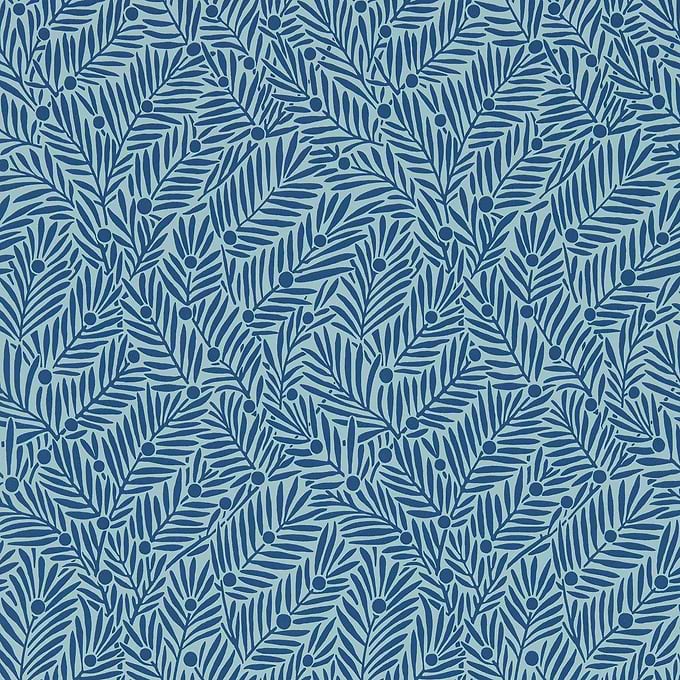 Yew & Aril-behang-Morris & Co-Indigo-Rol-Selected-Wallpapers-Interiors