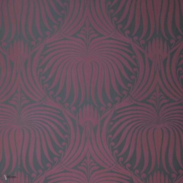 Lotus wallpaper in Brinjal van Farrow & Ball