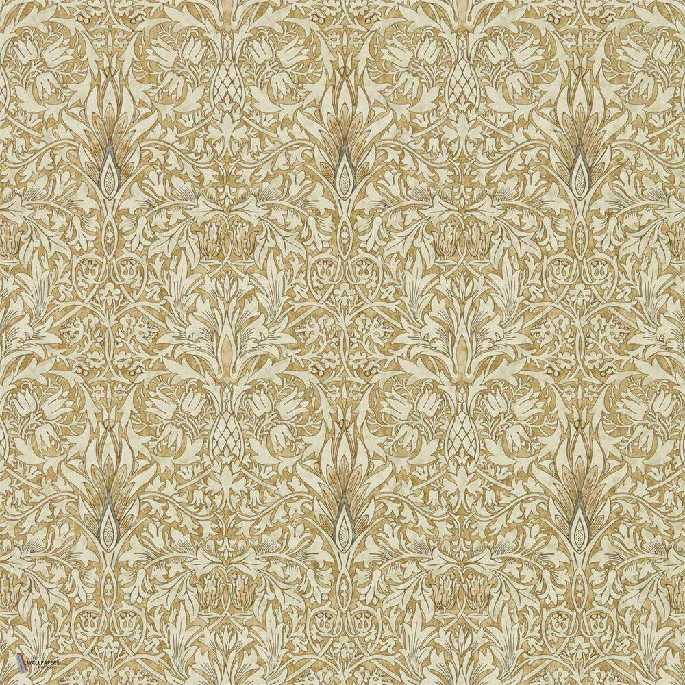 Snakeshead Tapete in Gold/Linen van Morris & Co