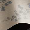Dust & Petals behang Linen Textile behang in T11108 van Tuskara
