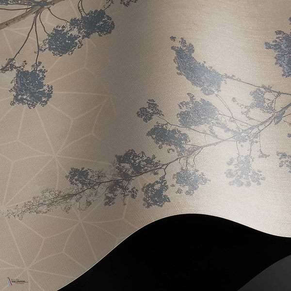 Dust & Petals behang Raw Vinyl behang in T11108 van Tuskara