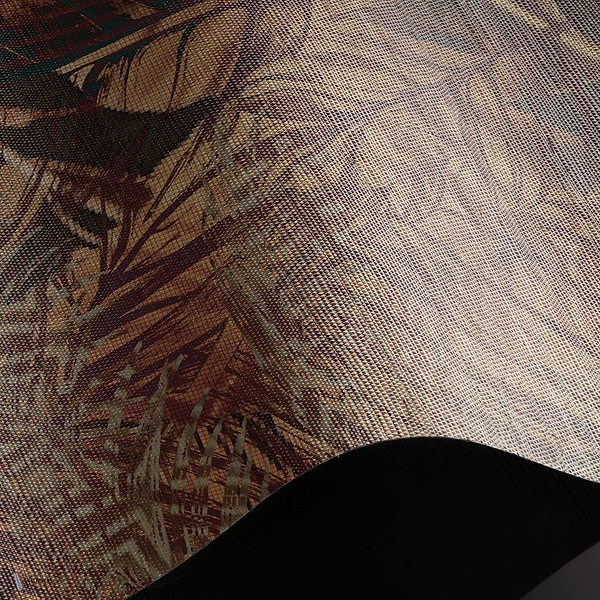 Floral Silence behang Natural Grasscloth behang in T11095 van Tuskara