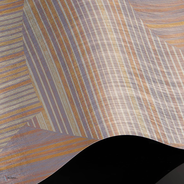 Lost In The Echo behang Premium Silk Silver behang in T11104 van Tuskara