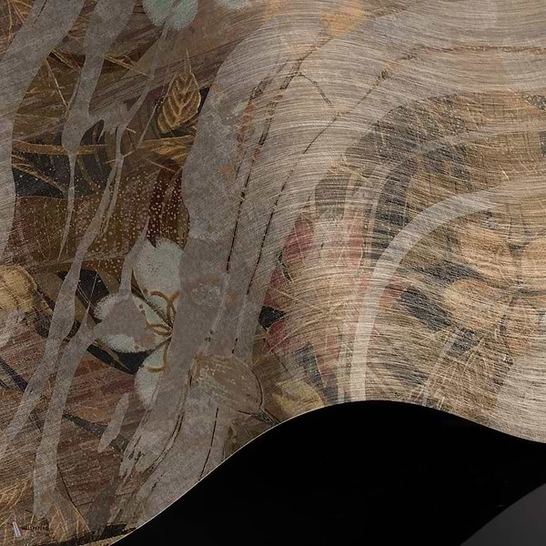 Nebula Dune behang Premium Silk Silver behang in T11091 van Tuskara