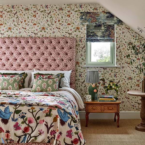 Aril's Garden-Wallpaper-Sanderson-Selected Wallpapers