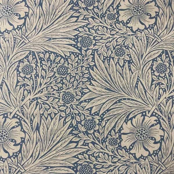 Marigold Stoff-Morris & Co-China Blue-Meter (M1)-220321-Selected Wallpapers