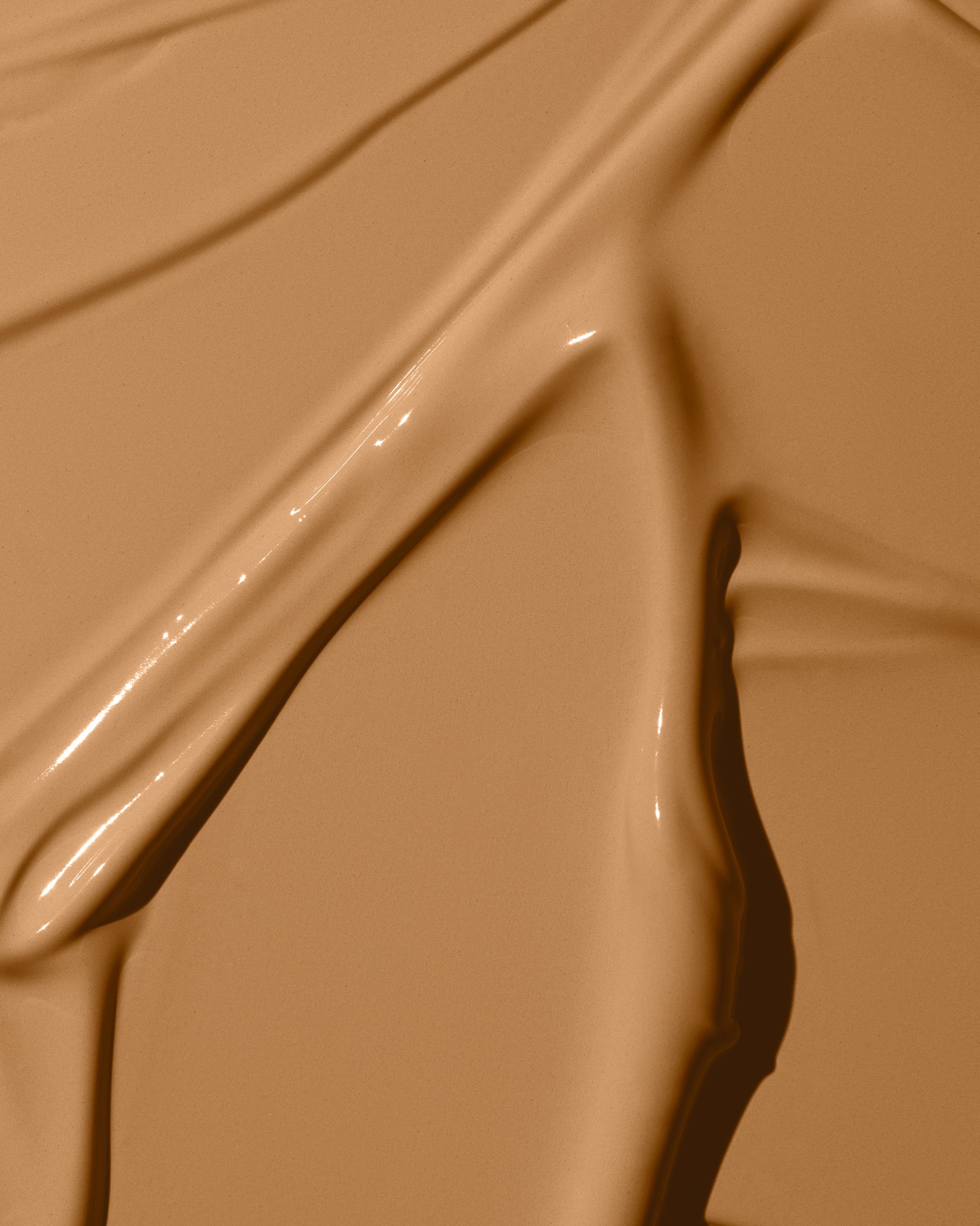 Texture close-up of MÁDARA Organic Skincare skinonym clay A6090 �swatch demonstrates consistency and finish.
