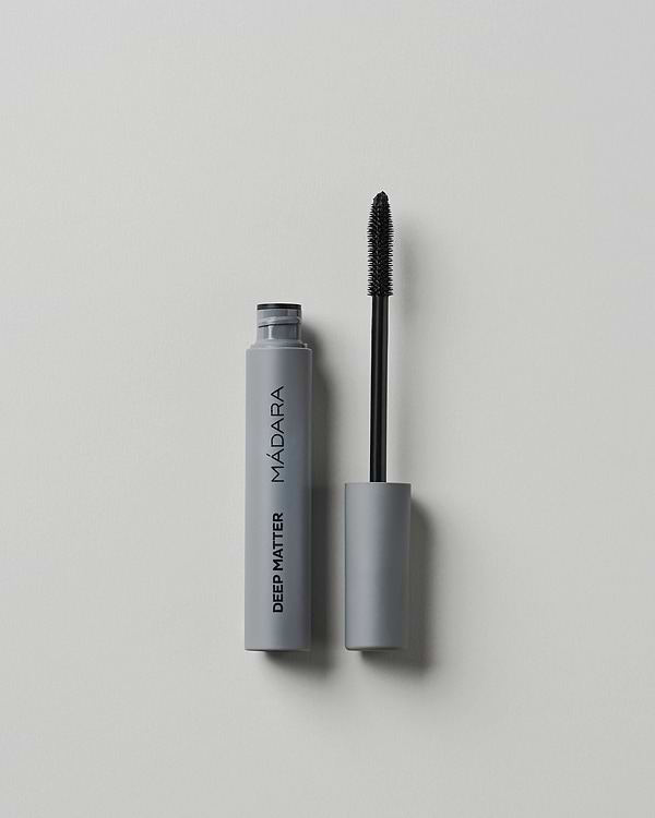 MÁDARA Organic Skincare bold volume mascara A6601 product photo on plain background.