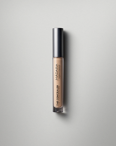 MÁDARA Organic Skincare concealer honey madara A6102 concealer product photo on plain background.