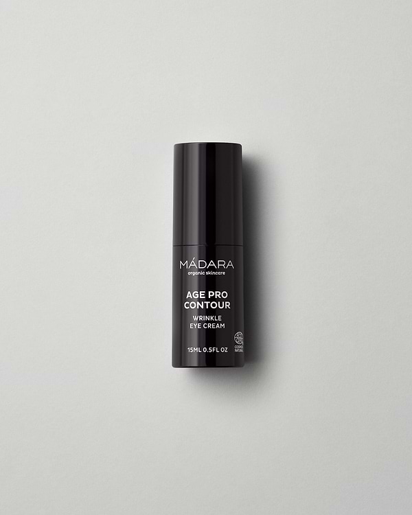 MÁDARA Organic Skincare contour wrinkle eye cream A3343 face cream product photo on plain background.