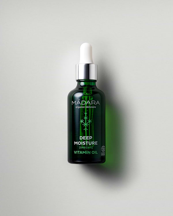 MÁDARA Organic Skincare deep moisture vitamin oil A2281 face oil product photo on plain background.