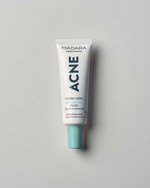 MÁDARA Organic Skincare hydra derm balancing fluid A2204 product photo on plain background.