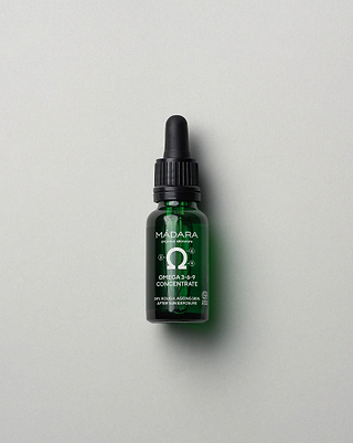MÁDARA Organic Skincare omega 3 6 9 concentrate A3263 product photo on plain background.