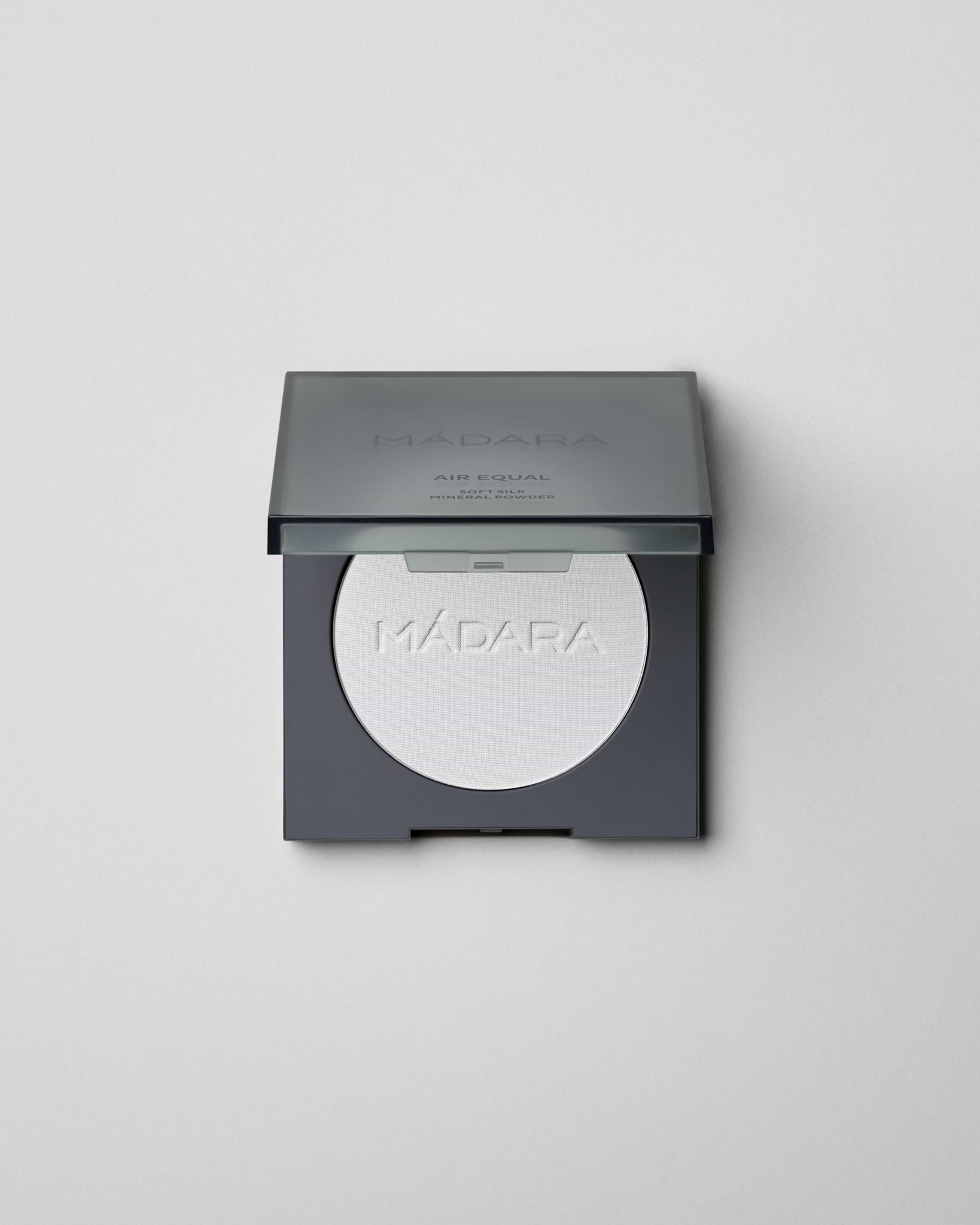 MÁDARA Organic Skincare soft silk mineral powder translucent A6800 product photo on plain background.