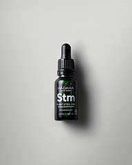 MÁDARA Organic Skincare plant stem cell concentrate A3260 product photo on plain background.