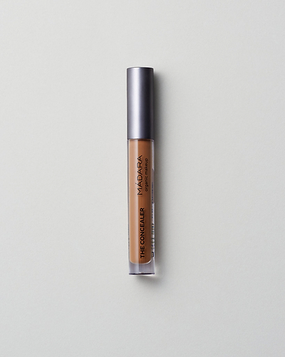 MÁDARA Organic Skincare rich soil concealer madara A6116 concealer product photo on plain background.