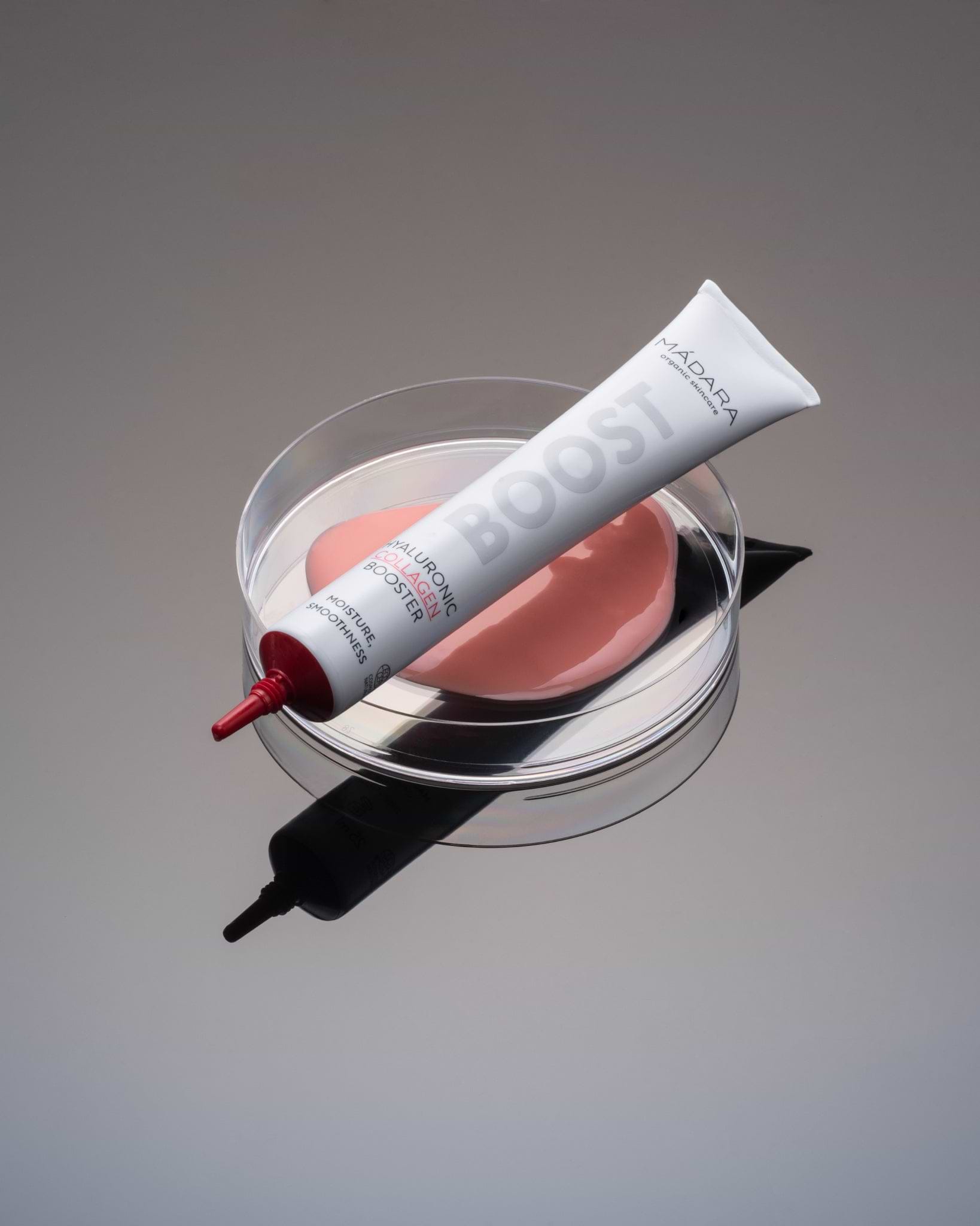 MÁDARA Organic Skincare hyaluronic acid concentrate A3201 25 product photo on plain background.